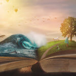 Grimoire ouvert avec un océan et un arbre qui sortent des pages.
